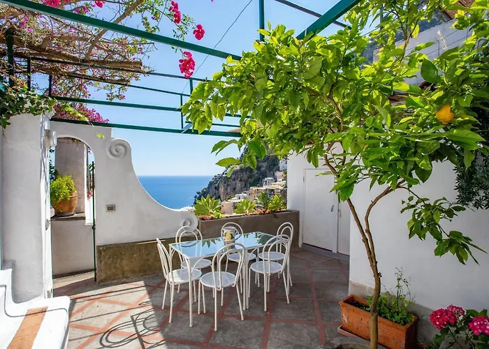 Holiday home Il Pettirosso In Positano